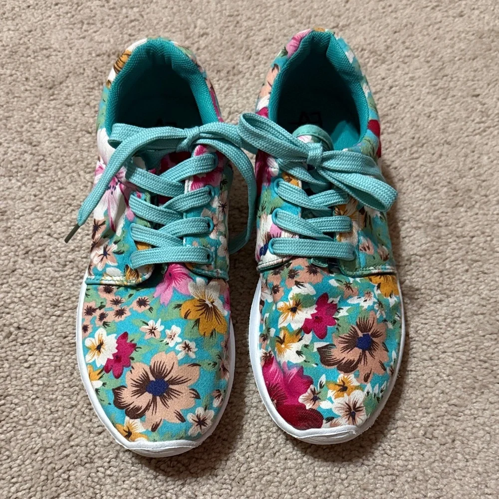 Floral Women's Sneakers with Teal Laces Size 38/7
